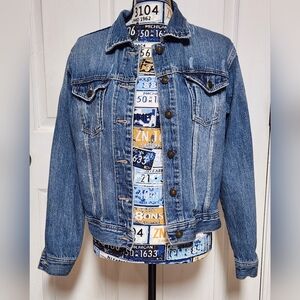 Forever 21 Size Small Jean Jacket Blue Wash Denim Button Up Long Sleeves